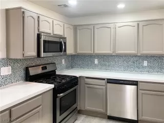 Photo #4: 2657959 Listing 