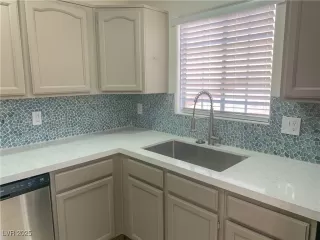 Photo #5: 2657959 Listing 