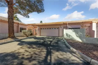 Photo #2: 2657971 Listing