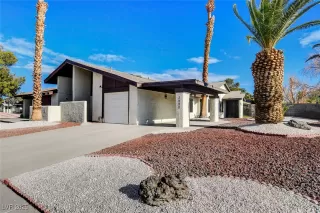 Photo #1: 2658043 Listing