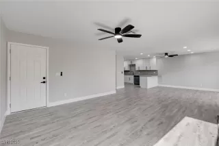 Photo #6: 2658043 Listing