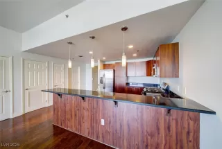 Photo #3: 2658095 Listing 