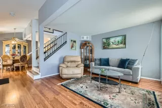 Photo #4: 2658107 Listing