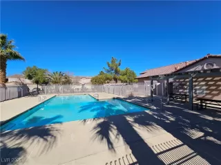 Photo #1: 2658109 Listing 