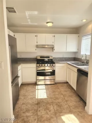 Photo #1: 2658125 Listing