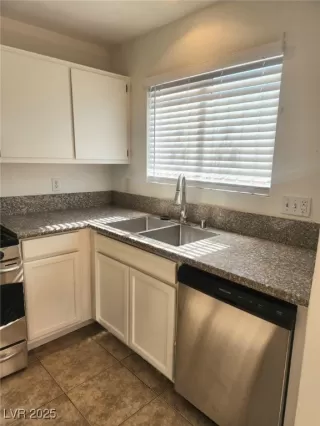 Photo #3: 2658125 Listing