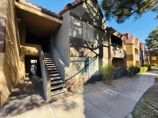 MLS: 2658128 Condo For Sale
