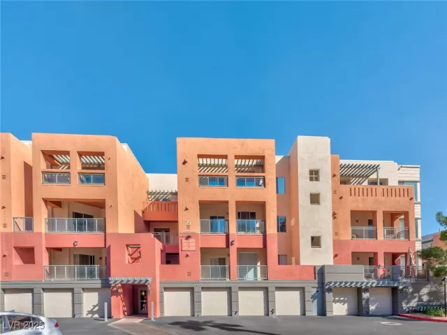 MLS: 2658135 Condo For Sale