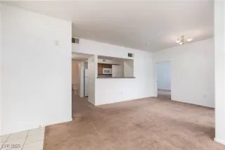 Photo #5: 2658161 Listing 