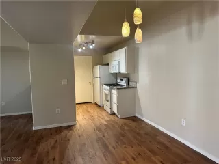 Photo #5: 2658186 Listing 