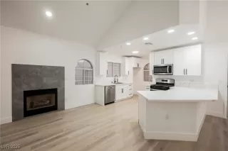 Photo #1: 2658245 Listing 