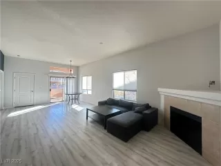 Photo #1: 2658256 Listing 