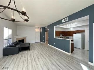 Photo #2: 2658256 Listing 