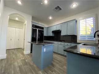 Photo #3: 2658262 Listing 