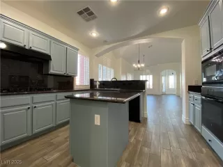 Photo #4: 2658262 Listing 