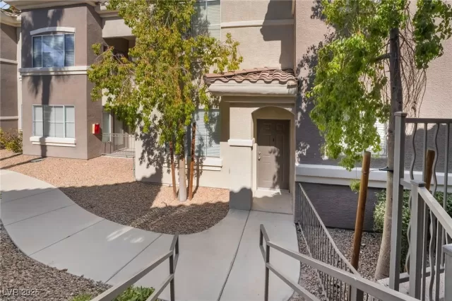MLS: 2658276 Condo For Sale
