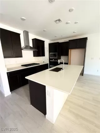 Photo #3: 2658290 Listing 