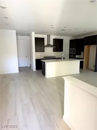 Photo #4: 2658290 Listing 