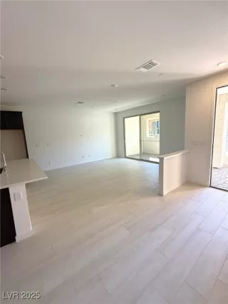 Photo #5: 2658290 Listing 