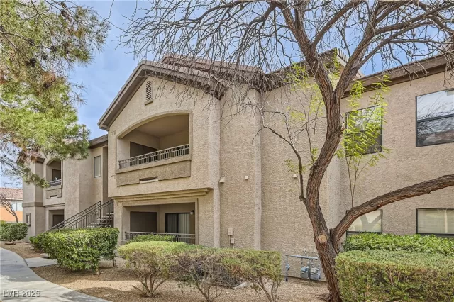 MLS: 2658308 Condo For Sale