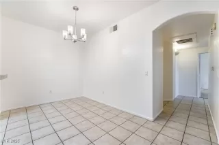 Photo #3: 2658314 Listing 