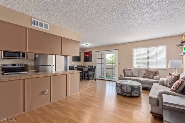 MLS: 2658315 Condo For Sale