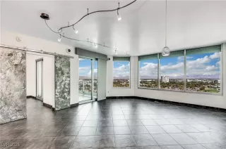 Photo #2: 2658330 Listing