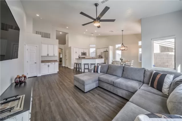 MLS: 2658442 Condo For Sale