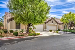 Photo #3: 2658442 Listing