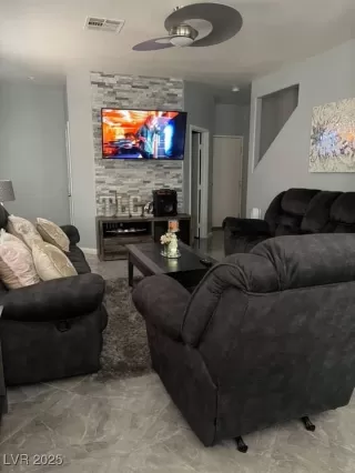 Photo #4: 2658443 Listing 