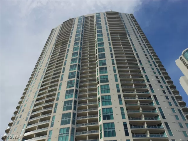 MLS: 2658479 Condo For Sale