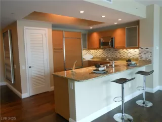 Photo #1: 2658479 Listing 