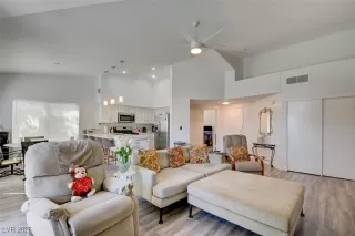 Photo #3: 2658505 Listing