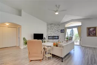 Photo #5: 2658505 Listing