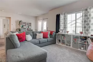 Photo #2: 2658510 Listing