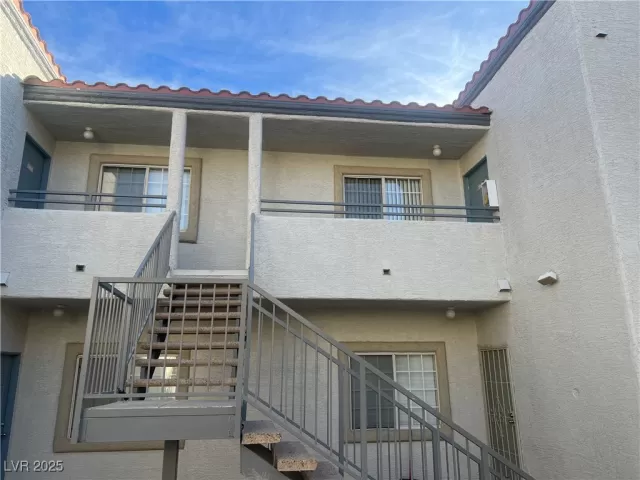 MLS: 2658567 Condo For Sale