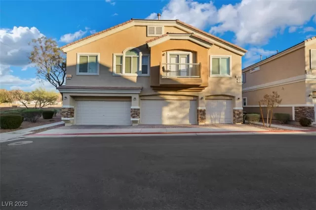 MLS: 2658572 Condo For Sale