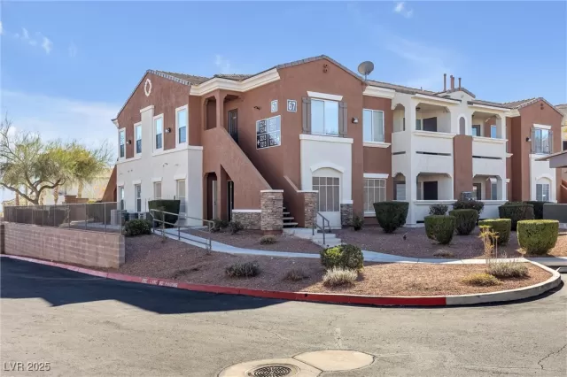 MLS: 2658628 Condo For Sale