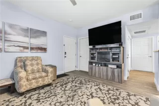 Photo #3: 2658628 Listing 