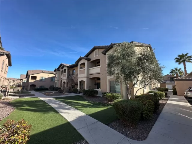 MLS: 2658650 Condo For Sale