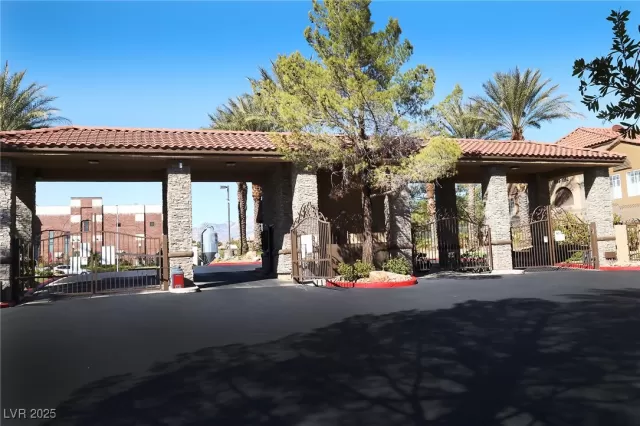 MLS: 2658662 Condo For Sale