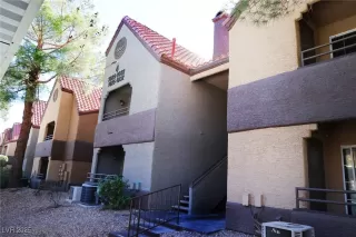 Photo #2: 2658662 Listing 