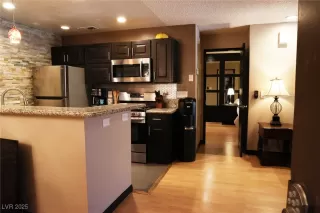 Photo #5: 2658662 Listing 