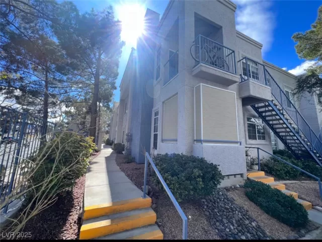 MLS: 2658669 Condo For Sale