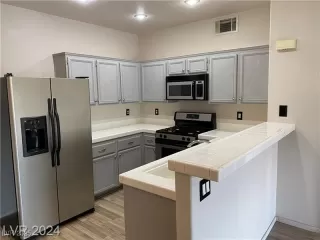 Photo #3: 2658669 Listing 