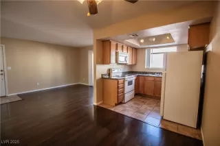 Photo #3: 2658683 Listing 