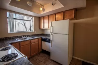 Photo #5: 2658683 Listing 