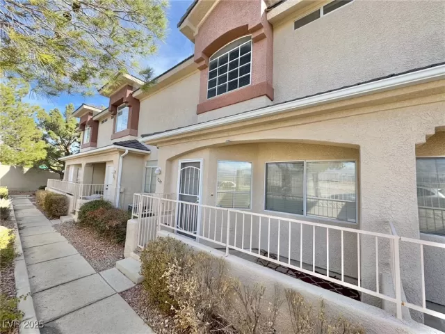 MLS: 2658684 Condo For Sale