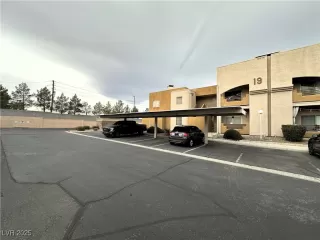 Photo #1: 2658698 Listing 