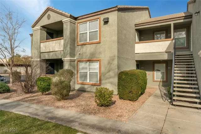 MLS: 2658715 Condo For Sale